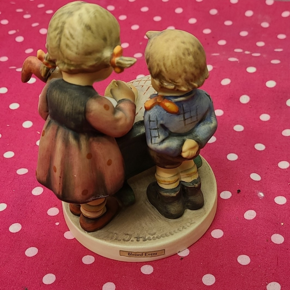 VINTAGE M.I. HUMMEL Figurine 333 blessed event1955 - Picture 4 of 8